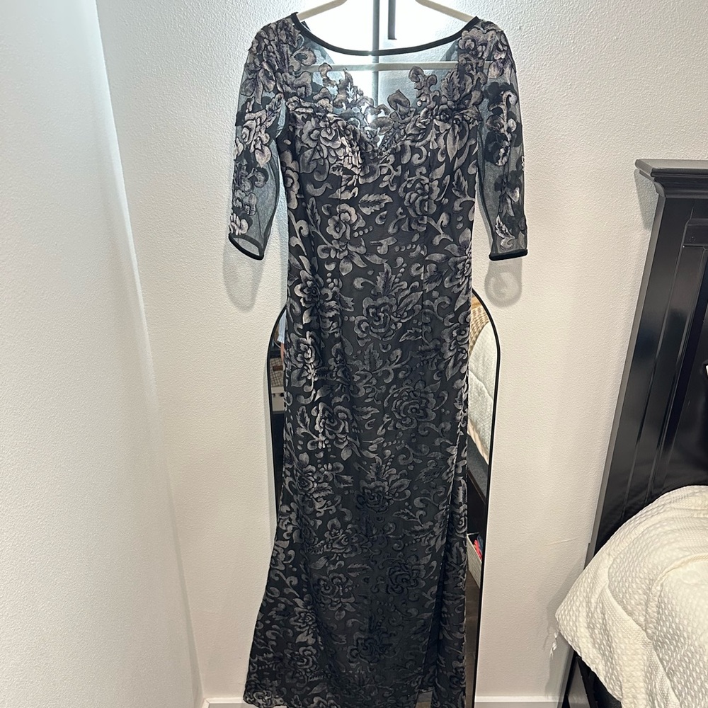 Brand new with tags evening dress - Picture 7 of 7